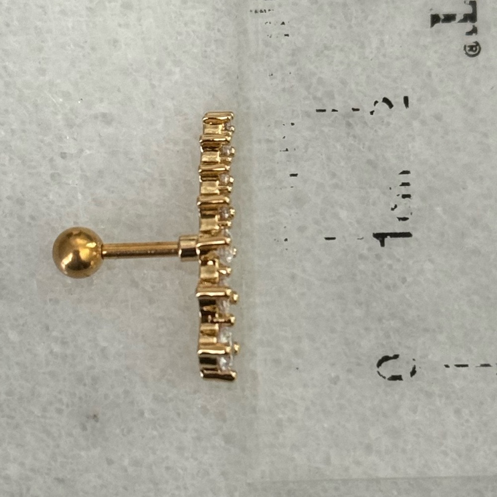 COPY - Gold Crystal Arch Cartilage Earring 

Brand New - Picture 4 of 4